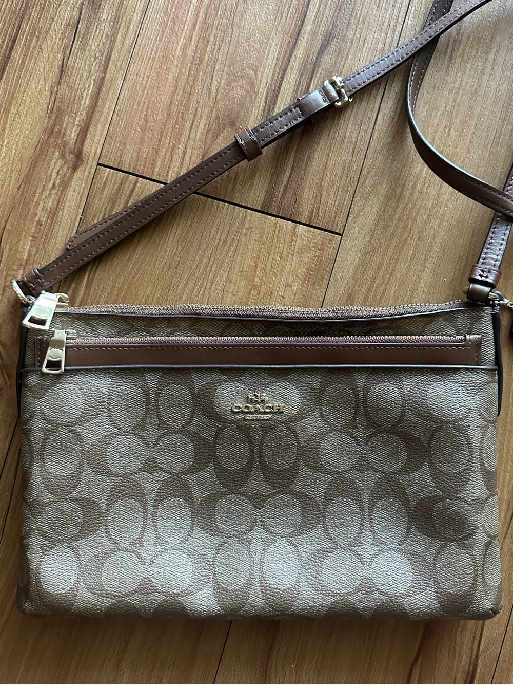 Coach Signature East/West Crossbody Bag - Picture 1 of 8